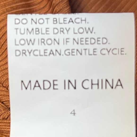 Ribbed Crewneck Short Sleeve Bodysuit
Size L Color Camel - Picture 11 of 12